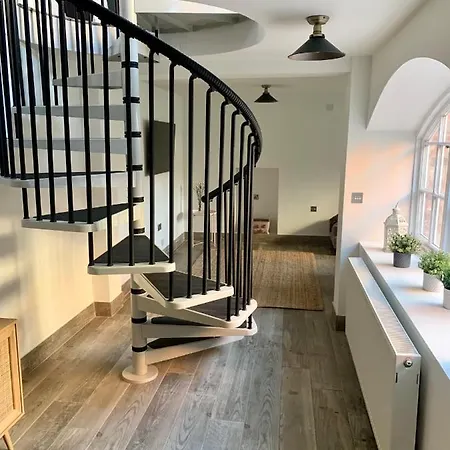 Modern, Self Contained Annex With Free Parking * York