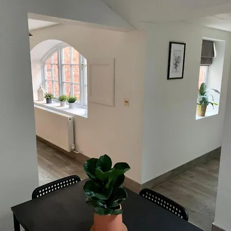 Modern, Self Contained Annex With Free Parking Lejlighed *