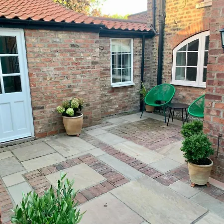 Modern, Self Contained Annex With Free Parking *